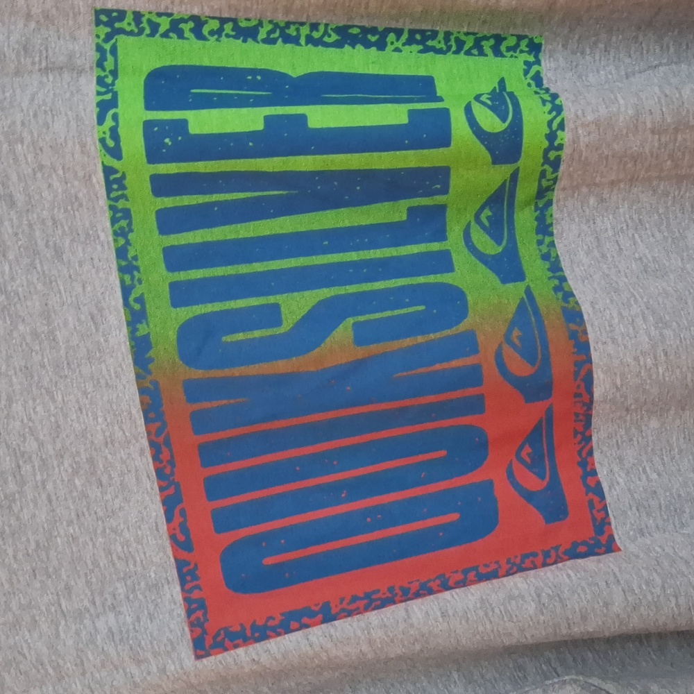 QUICKSILVER TEE SHIRT
